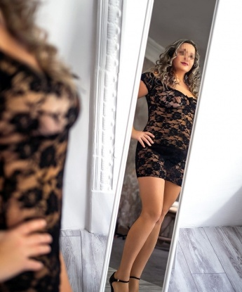 🌹
💋 Ты ищешь настоящую эмоциональную связь и незабываемые встречи? Тогда ты нашел идеальную партнершу! Я опытная и нежная, всегда открыта для новых приключений.
🔥 Я предлагаю широкий спектр услуг: классический массаж, стриптиз, ролевые игры, глубокий французский поцелуй и многое другое. Будь уверен, что со мной ты испытаешь невероятное наслаждение.
📸 Я прикрепила некоторые из моих фото, чтобы ты смог оценить мою привлекательность и сексуальность. Мои клиенты всегда удовлетворены и готовы рекомендовать меня своим друзьям. Читай отзывы о моей работе и убедись в этом сам!
💼 Я нахожусь в Москве, и готова встретиться с тобой в любое время и в любом месте - от эксклюзивных отелей до твоей собственной уютной квартиры.
💌 Не упусти возможность испытать настоящую страсть и насладиться незабываемым опытом вместе со мной. Обещаю, что ты не пожалеешь о своем выборе! Жду твого звонка, чтобы мы смогли начать наше приключение вместе. 💋💫 Анютка